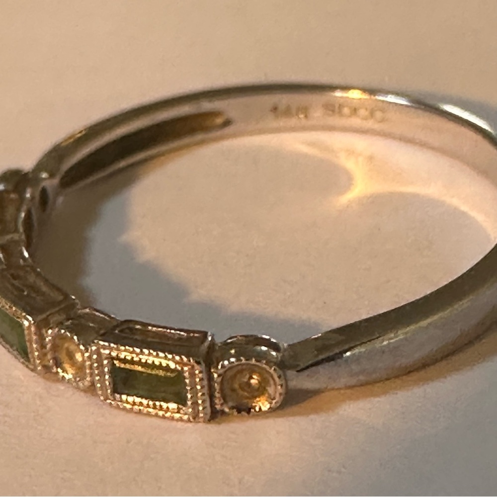 14K White Gold Green Stone & Clear Accent Band Ring Size 7 Stackable - Picture 6 of 16